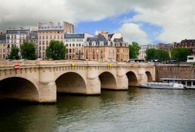 1st Day in Paris Discovery Private Tour: 'How-to' Orientation & Sightseeing Fun! - Key highlights