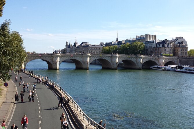 1st Day in Paris Discovery Private Tour: 'How-to' Orientation & Sightseeing Fun! - Metro, RER, and Buses: The Real Skill You Take Home