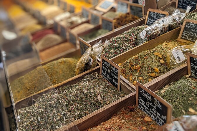 2 Hour Walking Tour in the Old Town of Antibes - Marche provencal: Smells, Colors, and How to Enjoy a Market Stop