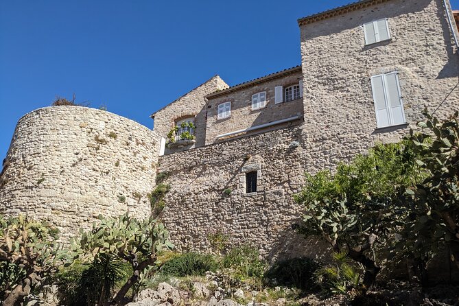 2 Hour Walking Tour in the Old Town of Antibes - Safranier Streets and the Commune Libre du Safranier Maze Feeling