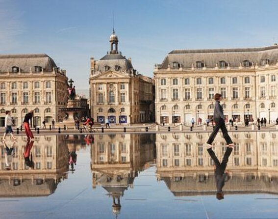 2-Hour Walking Tour of the City’s Iconic Sights and History - Quick hits: Bordeaux’s iconic stops, in the right order