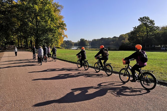 2h - Electric Bike Tour of Lyon with a Local Guide - Place Bellecour, the city hall square, and the big visual moments