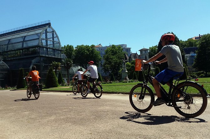 2h - Electric Bike Tour of Lyon with a Local Guide - Parc de la Tête d’Or: where the photo time and animal spotting happens