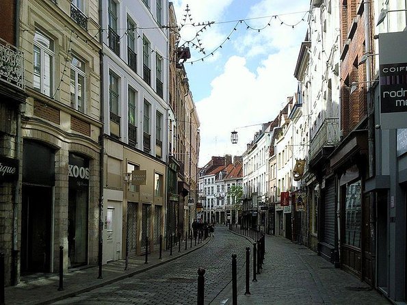 30-Minutes Private Guided Tour of Lille by Convertible 2CV - Quick hits: what makes this 2CV tour work