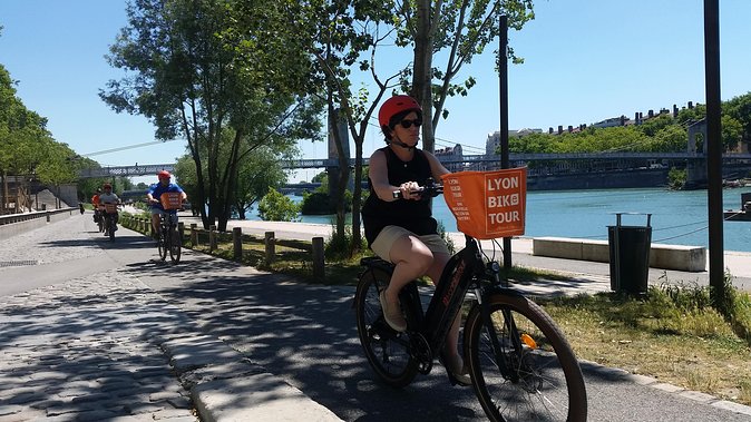 3h - Electric Bike Tour of Lyon with a Local Guide - Electric Bikes, Helmet, Water, and Rain Gear That Actually Matter