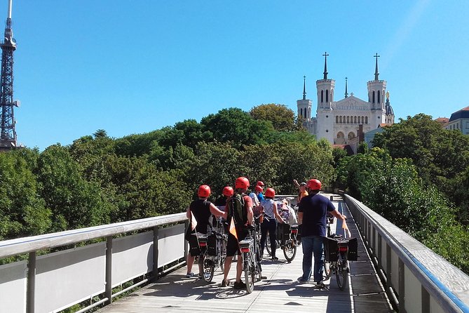 4h Complete Lyon Experience: E-Bike, Food Tasting & Old Town Walk - Tête d’Or Park: Zoo, Botanic Garden, Lake, and a Midday Reset