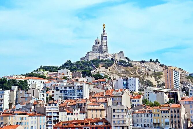 5-Hour Private Sightseeing Tour of the Provence from Marseille in Luxury Car - Aix-en-Provence, a high-end pedestrian day with market energy