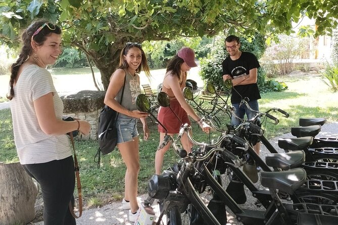 A Tour in Provence in a typical French motorized bike : the Solex - Stop 1: Dentelles de Montmirail views, the iconic limestone rock moment
