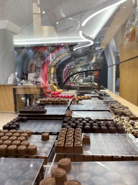 Aix-en-Provence: Guided Foodie Tour with Tastings - What your guide adds, from insider Aix tips to a flexible route