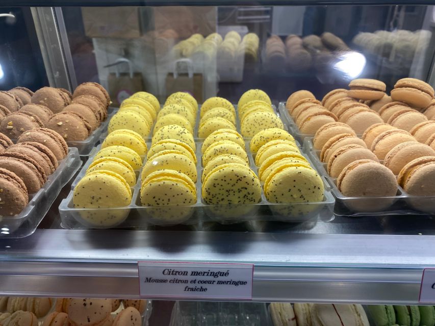 Aix-en-Provence: Guided Foodie Tour with Tastings - Sicilian pastries and gelato in Aix: a Provence-meets-island flavor change