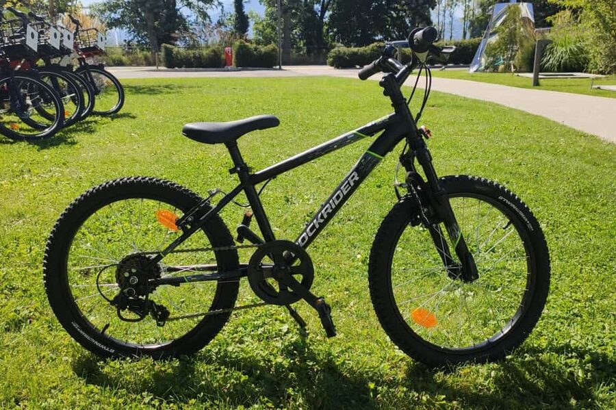 Annecy-le-Vieux, France: Electric and Classic Bike Rentals - Why Annecy-le-Vieux is a smart starting point for Lake Annecy riding