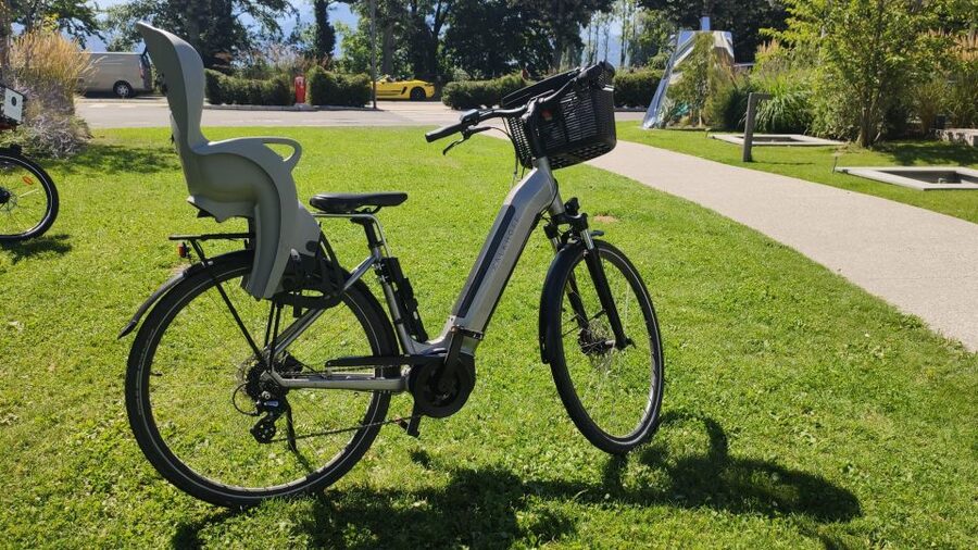 Annecy-le-Vieux, France: Electric and Classic Bike Rentals - Price and value: is $37 per person worth it for a full day?