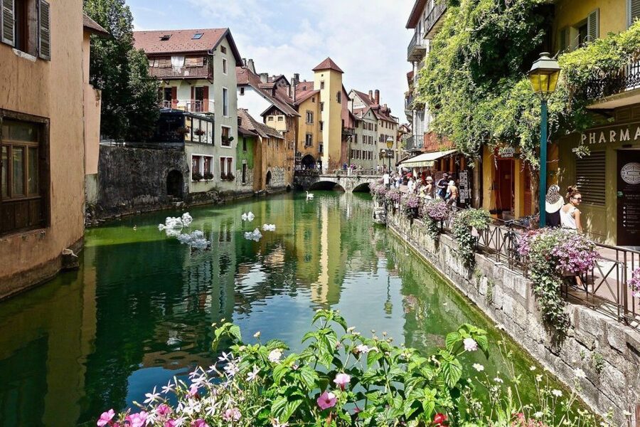 Annecy: Private Guided Tour - Discover "Venice of the Alps" - Key things that make this Annecy tour worth your time