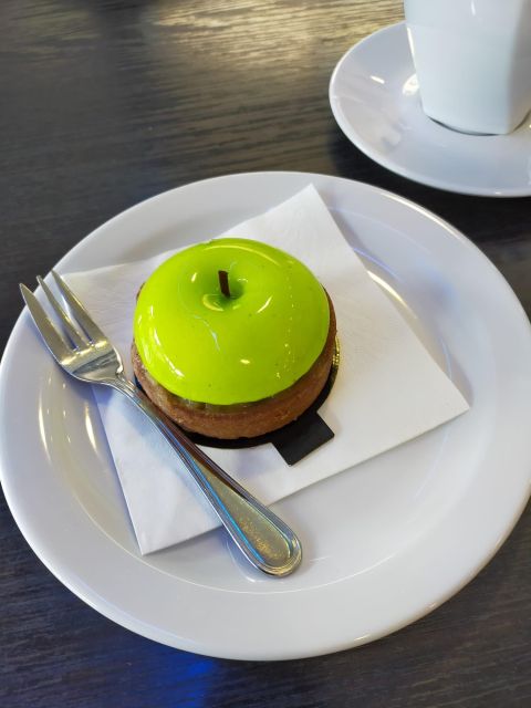 Annecy: Traditional Food Group Walking Tour - Quai de l’Île: First Tasting Energy Right by the Water
