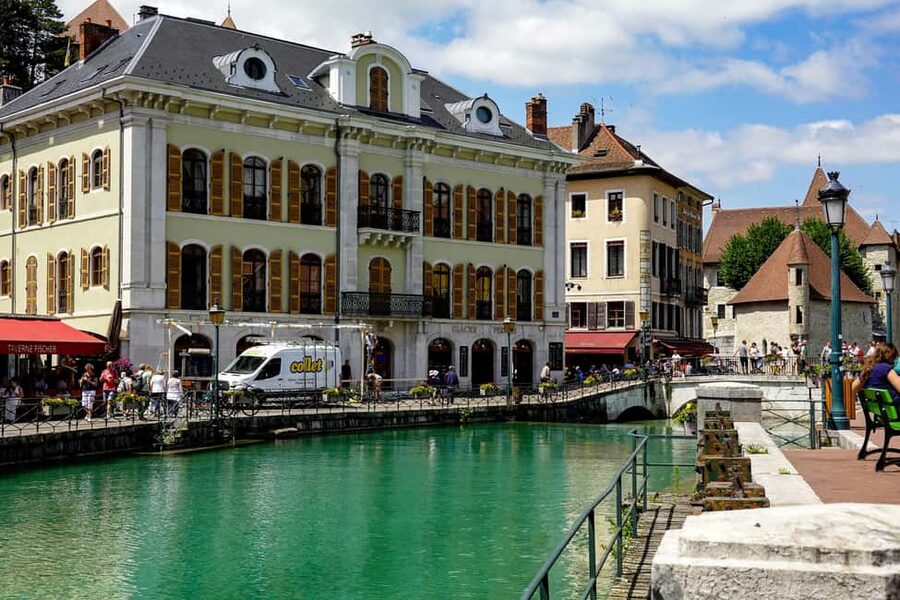 Annecy: Traditional Food Group Walking Tour - What You’ll Eat, From Truffles to Tartiflette to Cheese
