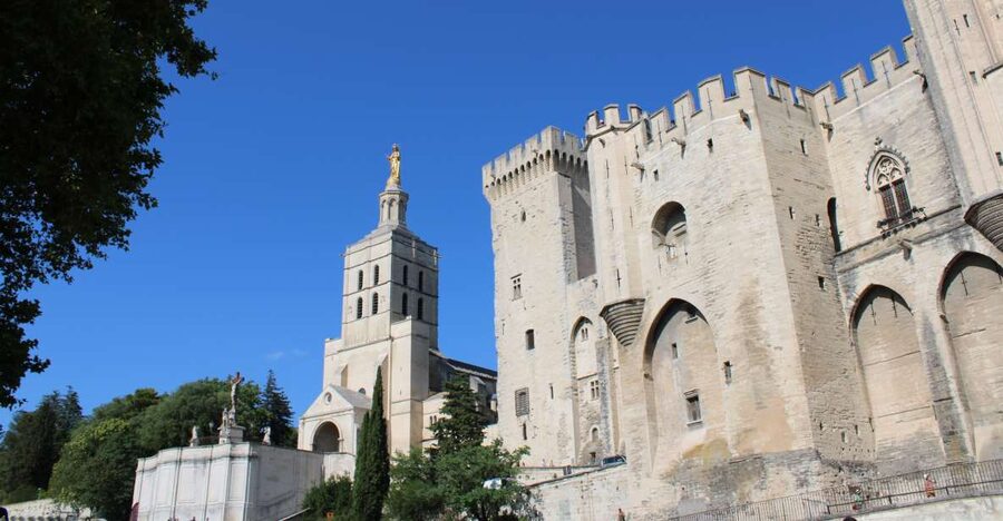Avignon: Historic District Guided Food & Wine Walking Tour - Meeting at the Palais des Papes, Then Getting Your Bearings