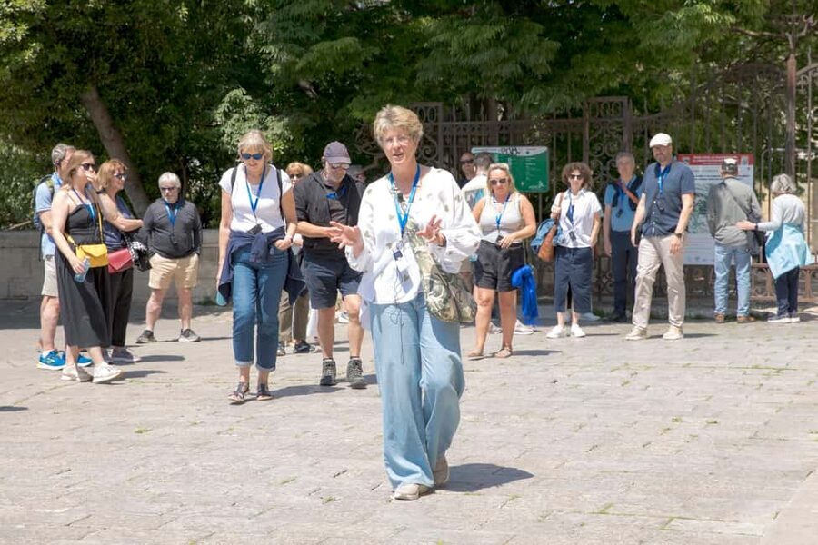 Avignon: History and Legend Walking Tour - The route: Porte de l’Oulle, Pont Saint-Bénézet, squares, and the papal core