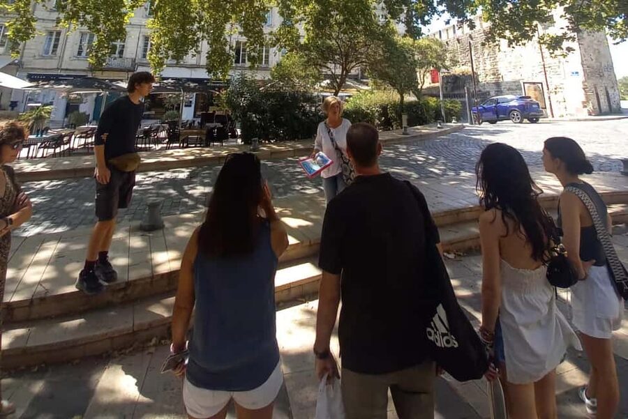 Avignon: History and Legend Walking Tour - Who should book this Avignon history and legend walk
