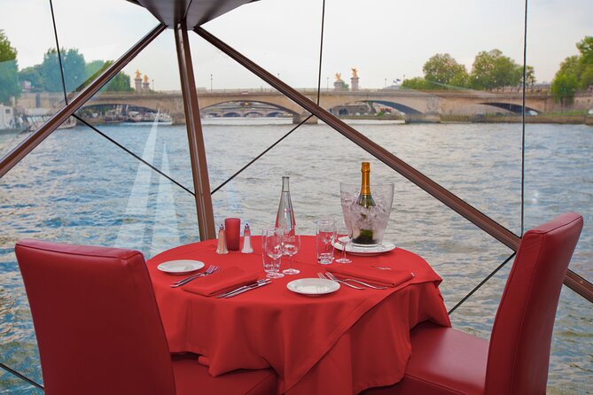 Bateaux Mouches Lunch Cruise on the Seine River in Paris - The sights you pass: landmarks in daylight from the Seine