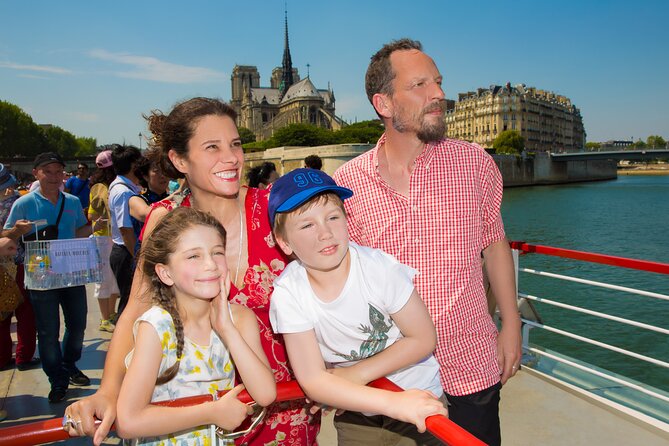 Bateaux Mouches Sightseeing Cruise in Paris with Champagne - Your Paris sights from the water: Eiffel Tower, Louvre, Notre Dame, and more