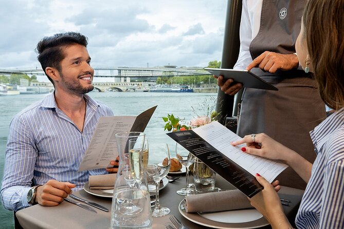 Bateaux Parisiens Seine River Gourmet Lunch & Sightseeing Cruise - Glass-Canopy Seine Views: What You Will Actually See