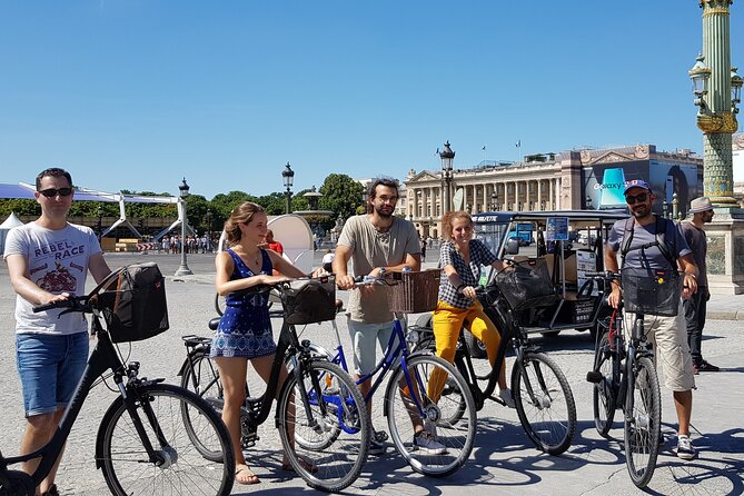 Bike Paris treasures with a live guide - Families & Friends - How hard is it, really? Bikes, safety, and fitness level