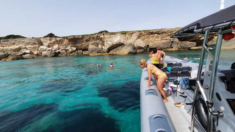 Bonifacio: Lavezzi Islands and Caves Guided Tour - Why this Bonifacio boat tour feels special from the start