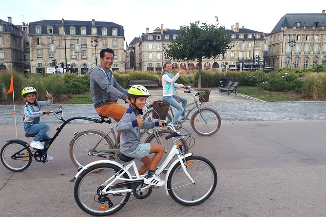 Bordeaux bike tour "The Best of Bordeaux" - Chaban-Delmas bridge and the Port technology moment