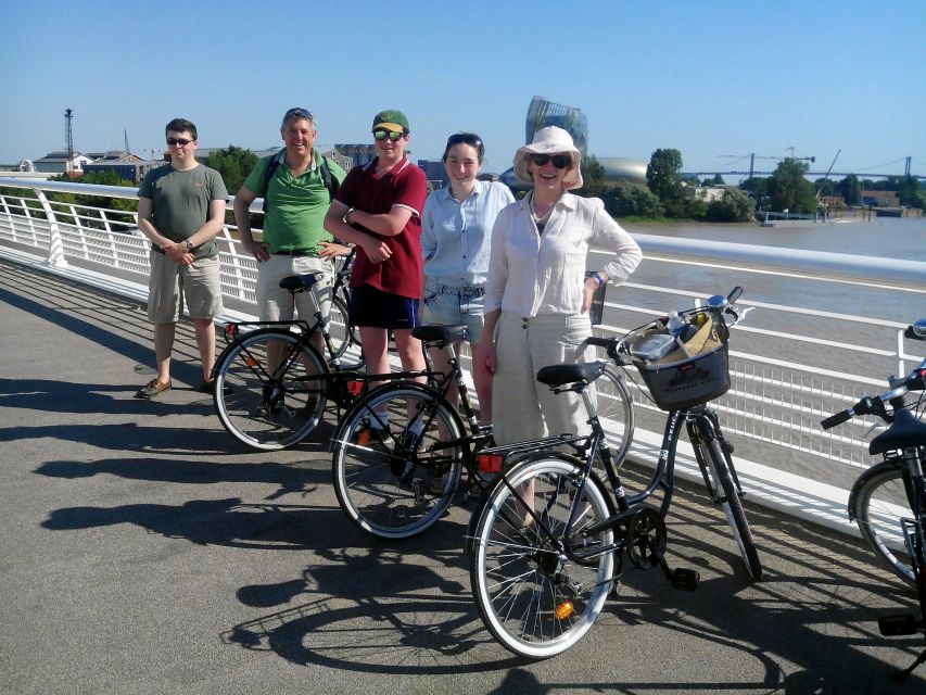 Bordeaux: Essentials 3-Hour Bike Ride - Pont Jacques Chaban-Delmas to Chartrons: modern Bordeaux on two wheels