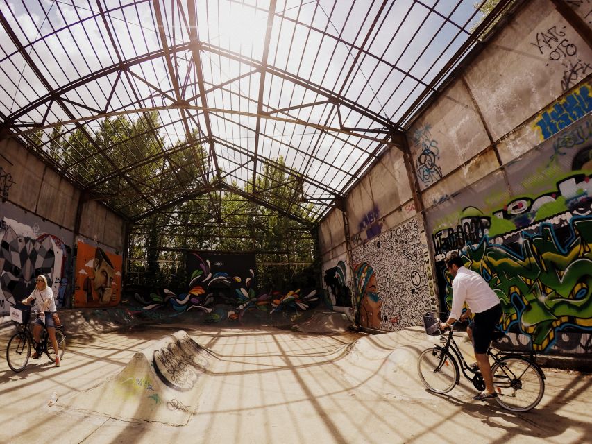 Bordeaux: Essentials 3-Hour Bike Ride - Jardin Public and Palais Gallien to wrap: parks and ancient walls