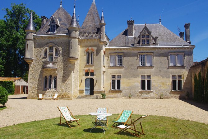 Bordeaux Full day Medoc and St Emilion 3 chateaux with Lunch - St-Émilion Estate Tasting: Family-Run Atmosphere, 1 Hour of Focus
