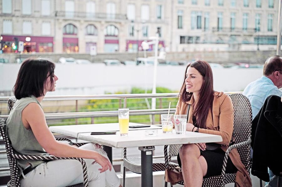 Bordeaux: Guided Wine and Canelé Discovery Cruise - Arriving at Ponton d’honneur: the easiest start