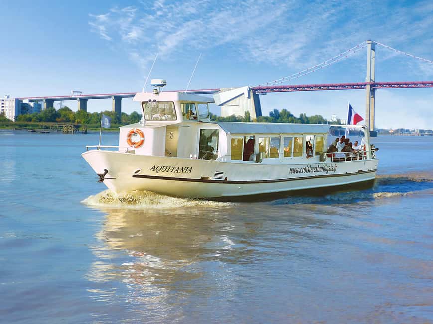 Bordeaux: Guided Wine and Canelé Discovery Cruise - Chartrons and the wine DNA of the city