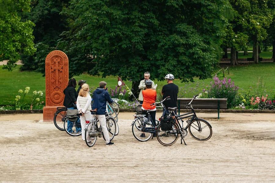 Bordeaux: Historic Center & Chartrons District Bike Tour - Where You Start Near Jardin Public (Two Meeting-Point Options)
