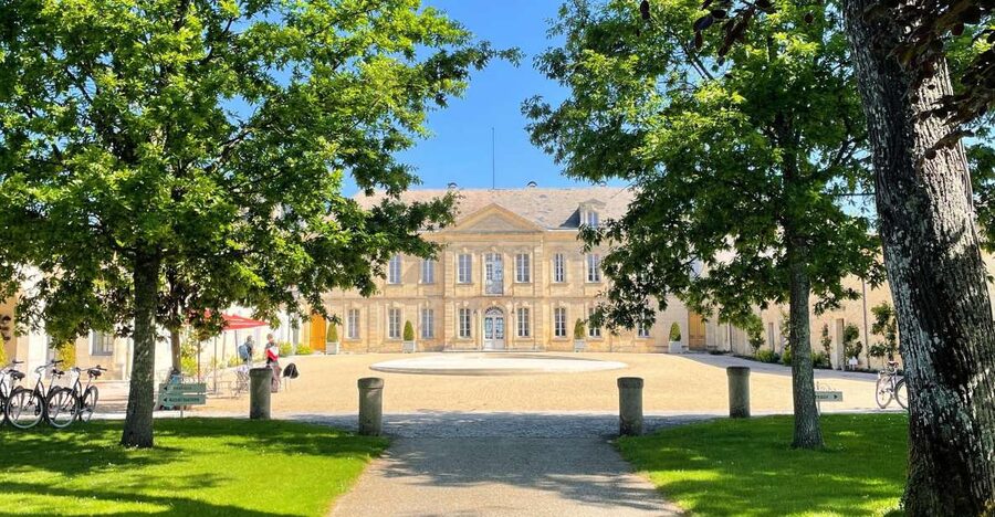 Bordeaux: Médoc & St-Emilion Wine 3 châteaux with lunch - Key things to know before you go