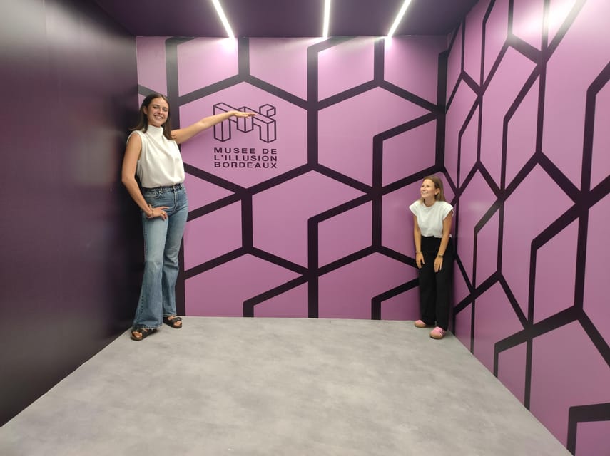 Bordeaux: Museum of Illusions Entry Ticket - Floating, upside-down, and shrinking: your best photo moments