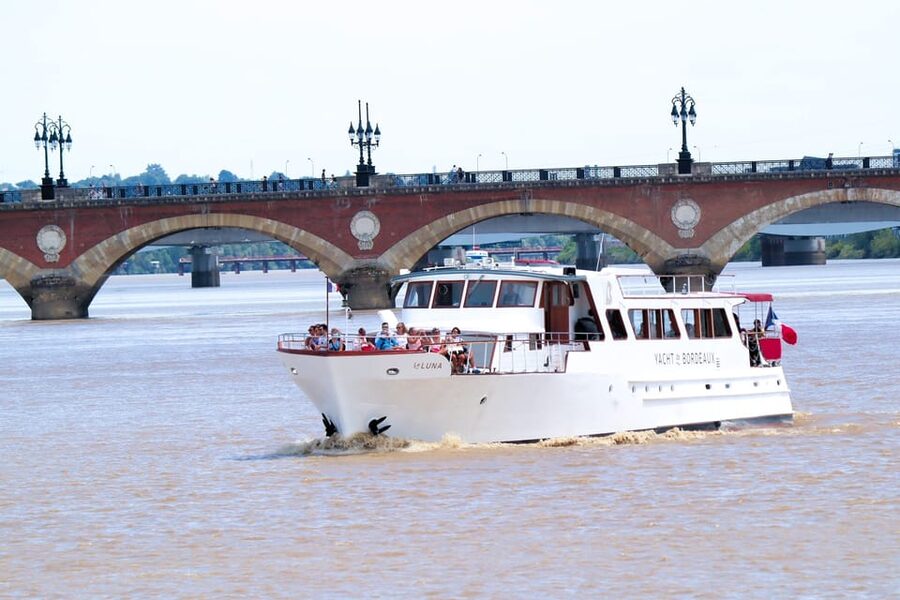Bordeaux: River Garonne Cruise with Glass of Wine and Canelé - Wine, open bar, and canelé: the tasting that makes the cruise feel local