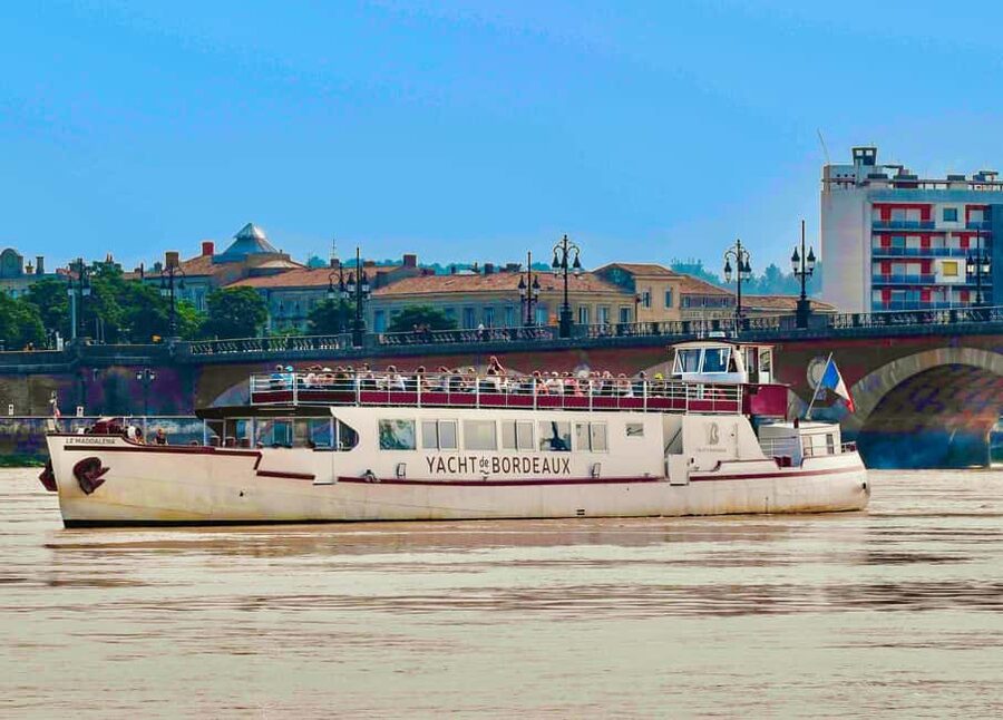 Bordeaux: River Garonne Cruise with Glass of Wine and Canelé - Where you meet at Ponton d’Honneur, and how to get settled quickly