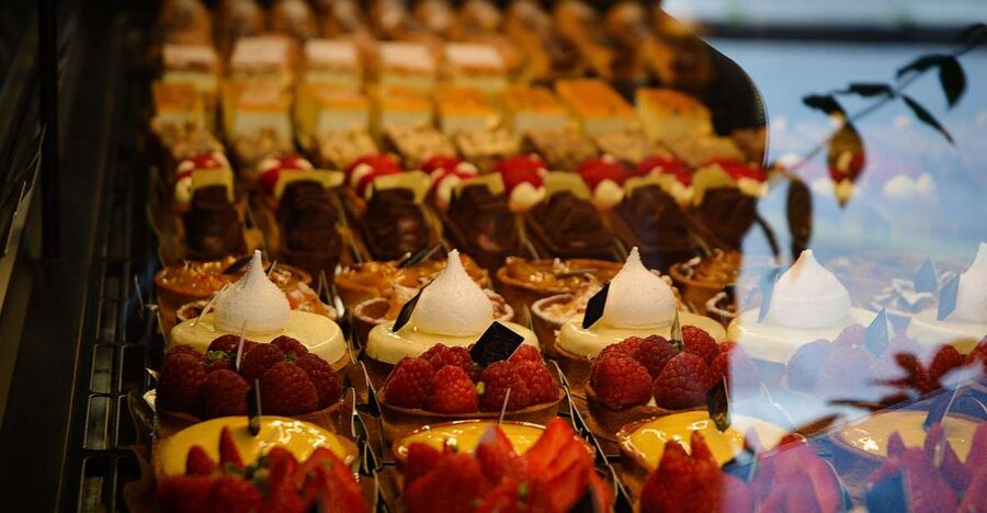 Bordeaux: Walking Tour of the City's Best Bakeries - From Saint-Michel Basilica to bakery-first Bordeaux