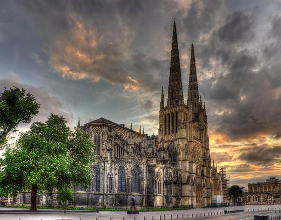 Bordeaux Walking Tour with a Local Private Guide - Key highlights worth caring about