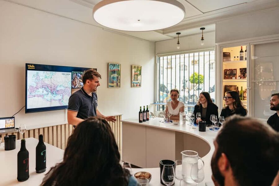 Bordeaux: Wine Masterclass with Cheese and Charcuterie Board - What happens in the tasting sequence, from first sip to final comparison