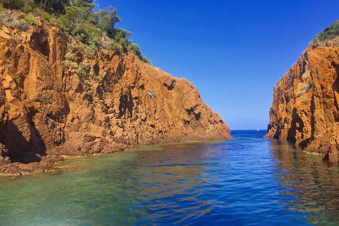 Calanques and red rocks - Departure Saint Raphaël - English on Board: How to Plan If Language Matters to You