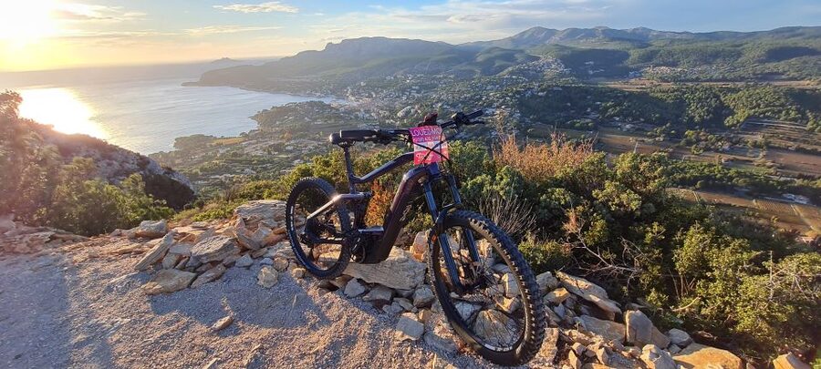 Calanques National Park: E-Mountain Bike with Virtual Guide - Quick hits