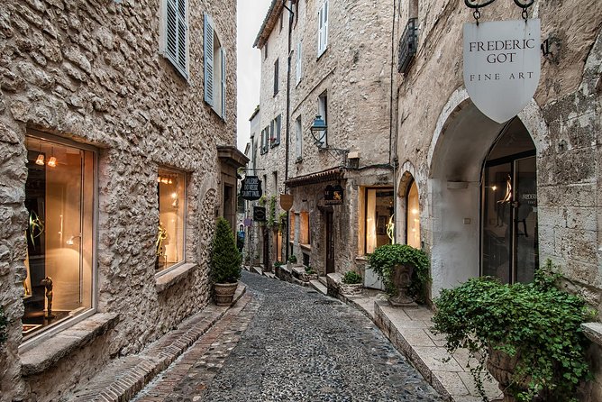 Cannes, Antibes & St Paul de Vence Half Day Shared Tour from Nice - Antibes old town plus the Marche provencal, a better use of time