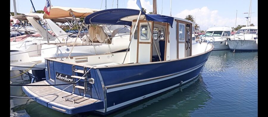 Cannes: Private Boat Trip to Lerins Islands & Cap d'Antibes - Food on board: plan a picnic, or use boats and island meals