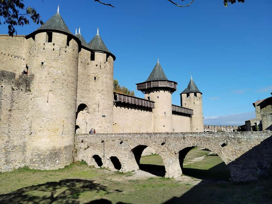 Carcassonne: Private Guided Tour of the Medieval Fortress - Starting points in Carcassonne: Place du Prado or Porte Narbonnaise