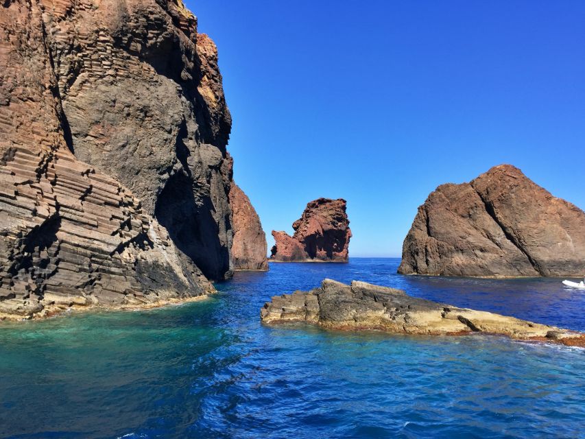 Cargèse: Scandola, Girolata, and Piana Afternoon Boat Tour - What the boat setup means for comfort (and for your photos)