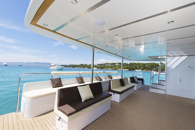 Catamaran from Cannes - What the crew does, and what you might not get (so plan around it)