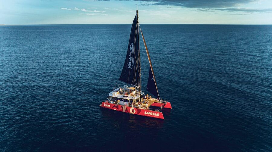 Catamaran Lucile | Sunday brunch - Comfort and Safety: Why a Catamaran Here Feels Relaxing