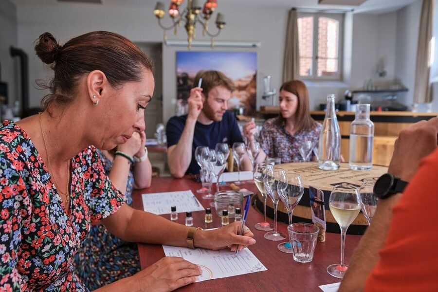 Champagne: Champagne Tasting Class with Lunch - Price, language, and who should book this Champagne class